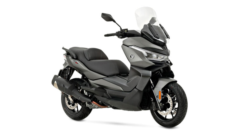 BMW C 400 vs VOGE SR4 Radar