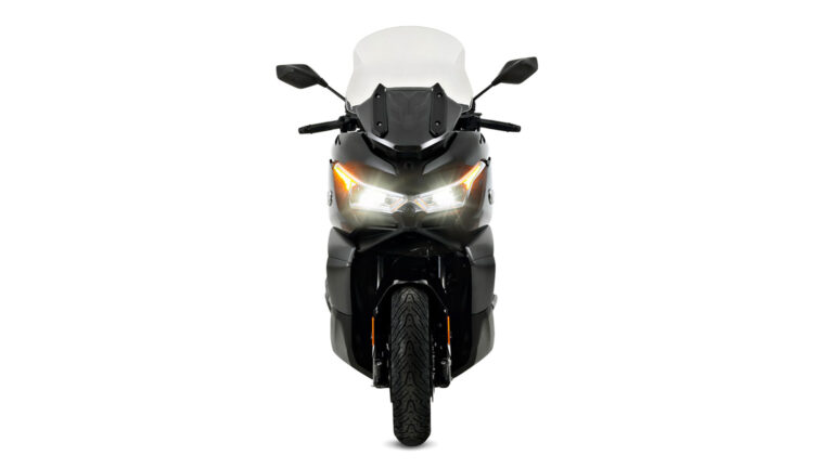 BMW C 400 vs VOGE SR4 Radar