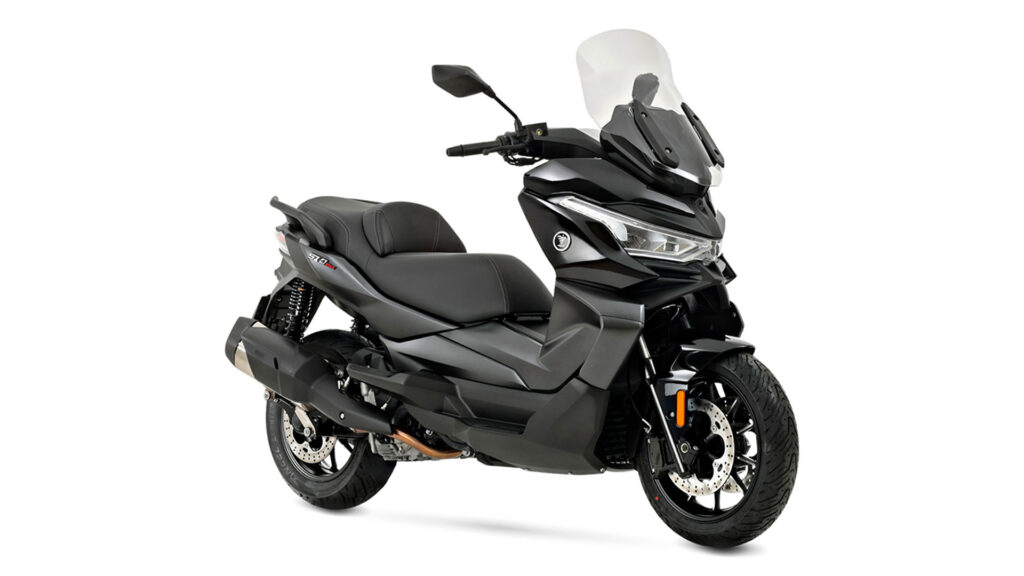 BMW C 400 vs VOGE SR4 Radar