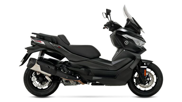 VOGE SR4 Radar versus BMW C 400