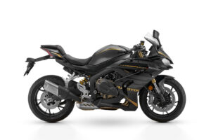 QJMotor SRK 800 RR