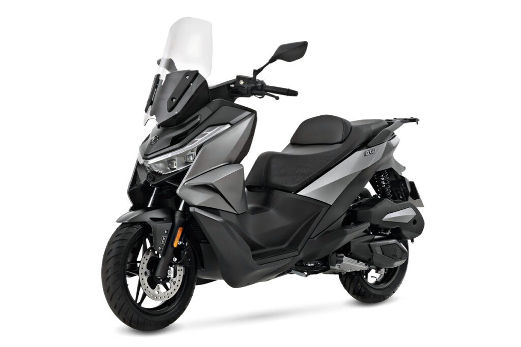 Zuinige motorscooter Voge SR3