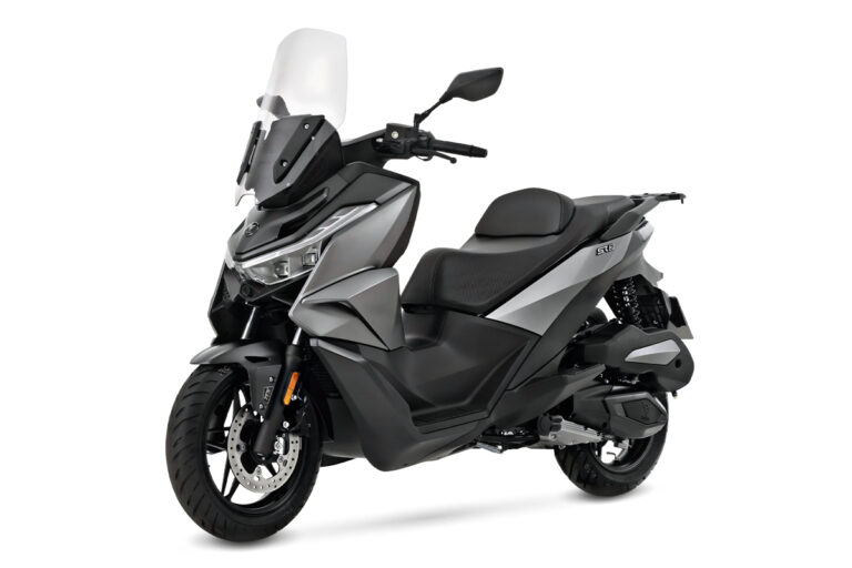 Zuinige motorscooter Voge SR3